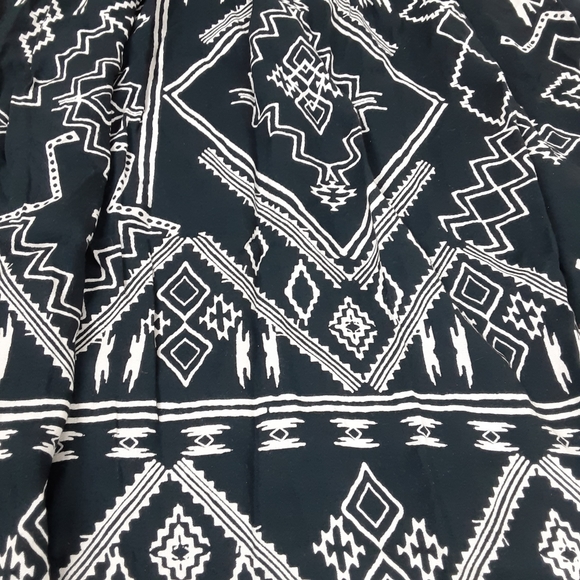 BILLABONG Blk/White Aztec Print Maxi Dress - Picture 7 of 8
